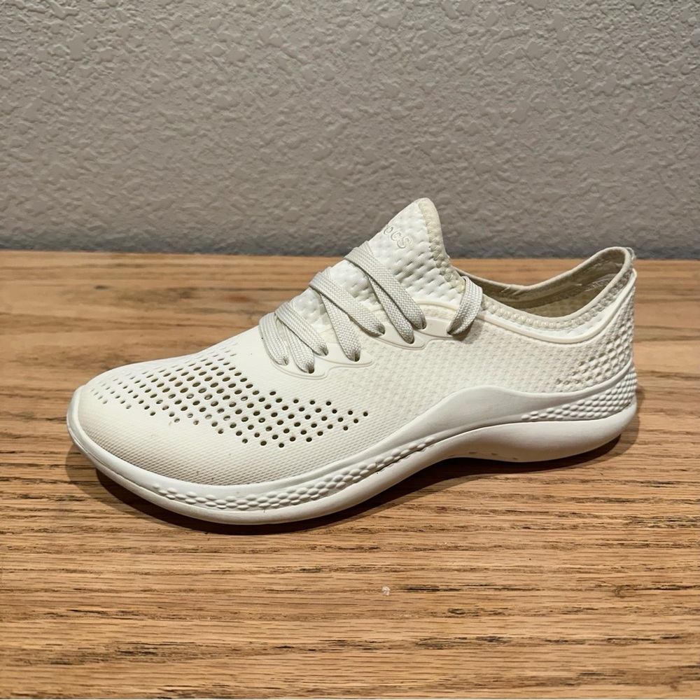 CROCS LiteRide Pacer Women's Lace Up Sneakers‎ Size 9 White - Picture 2 of 10
